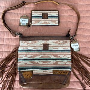 STS Ranchware Palomino Serape Mail Bag Purse